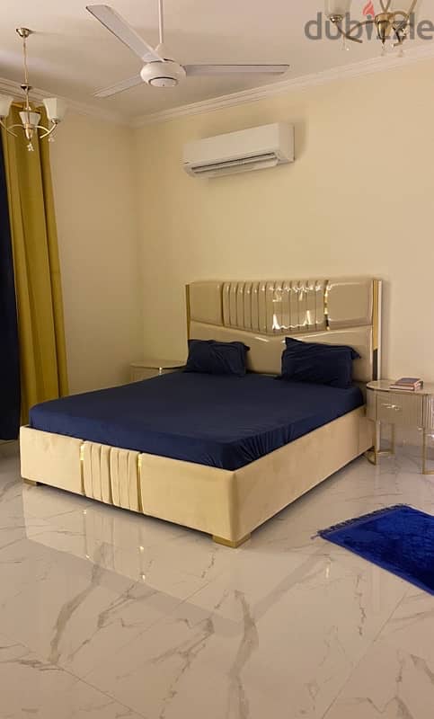 Luxurious King Size Bed with Mattress Like New 0