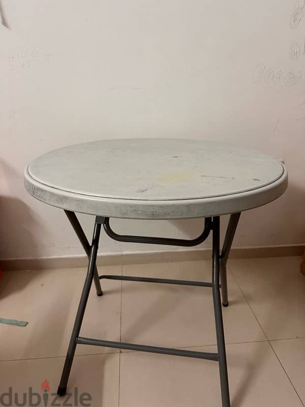 Foldable round table 1