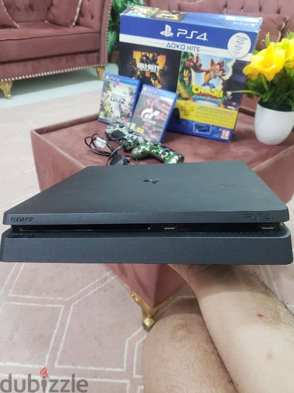 PS4 SLIM 500GB with 2 joystick with 5 games 5