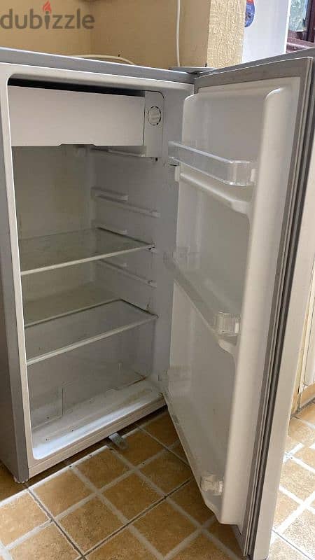 nobel small fridge with excellent condition with clean interface 1