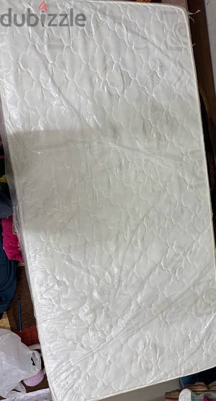 single bed mattress , very good condition , 0