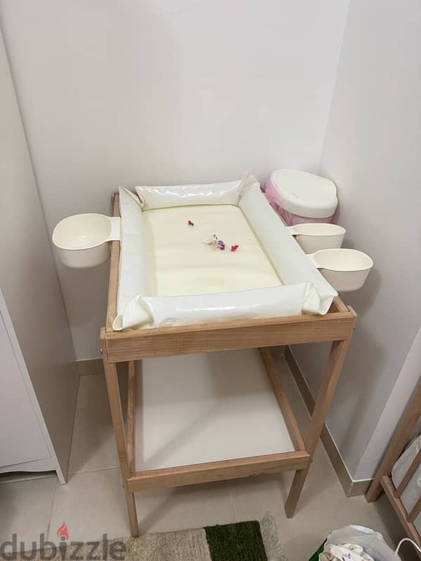 ilea changing table 0