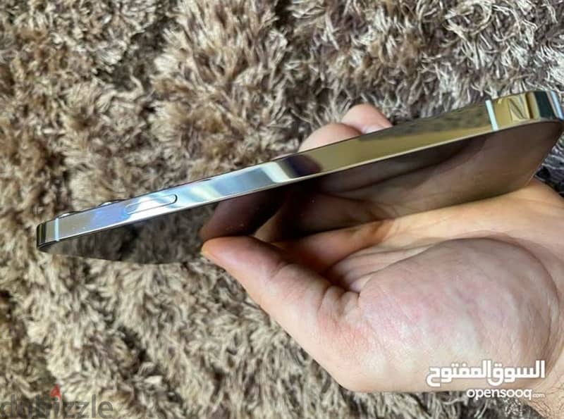 للبيع ايفون 13 برو ماكس ابيض نظيف جدا جدا بدون اي خدش 3