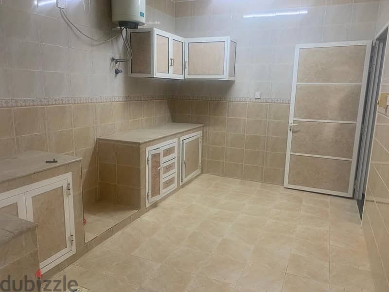 3BHK flat for rent in alkhoud near to mazoon street 4