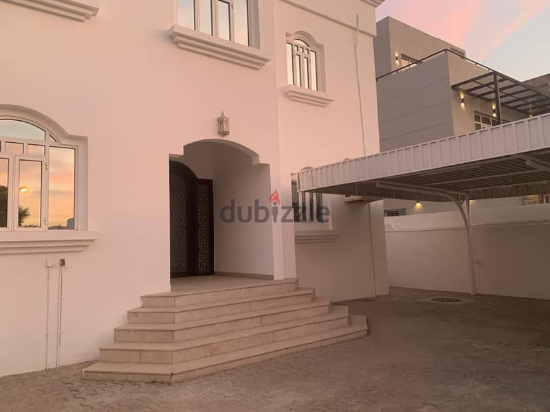 4 BHK villa for rent behind kfc alkhoud 0