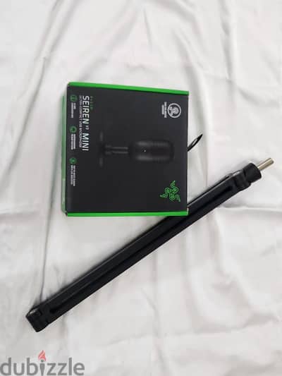 razer mic with free stand/مايك ريزر مع ستاند مجاني