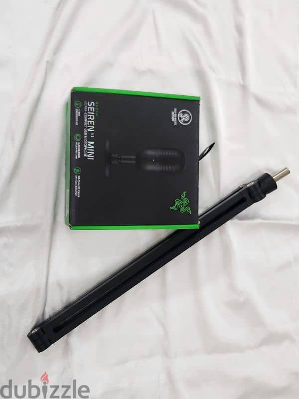 razer mic with free stand/مايك ريزر مع ستاند مجاني 0