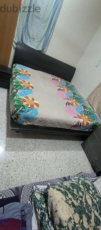 used Cot with Mattress 6*6 feet 0