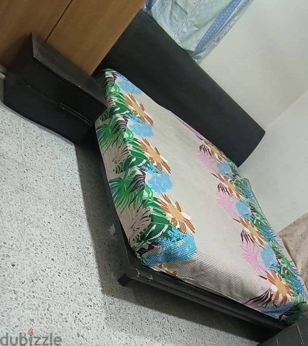 used Cot with Mattress 6*6 feet 7