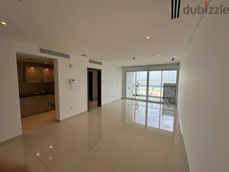 first line sea view 1bedroom flat for rent in Al Mmouj Muscat 0