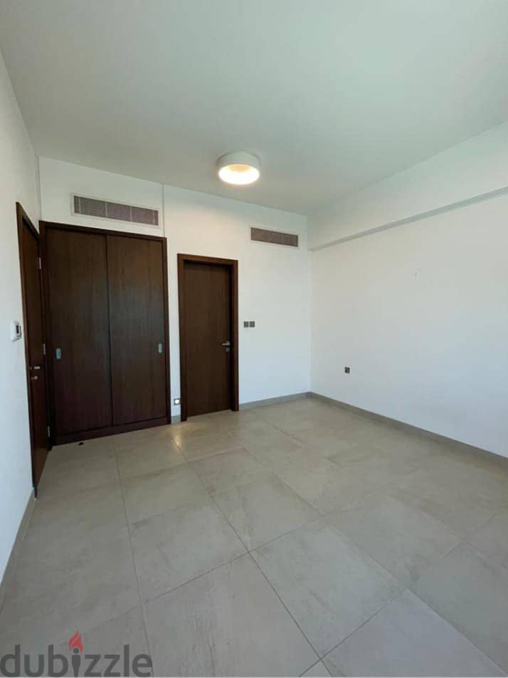 luxury flat in muscat hills 0