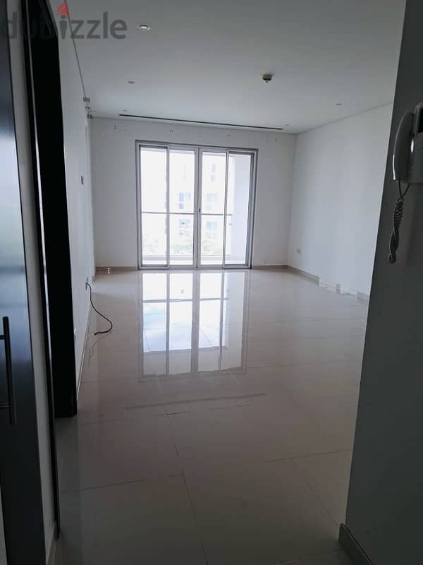 beautiful 1 bhk pool view in liwan 4