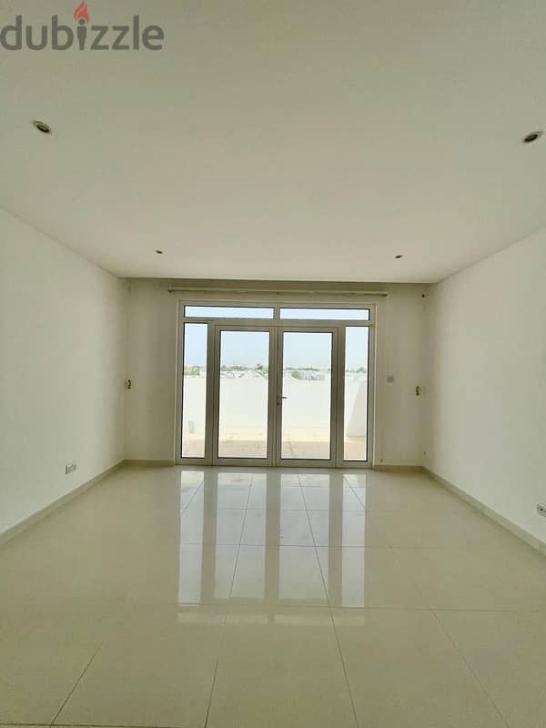 Townhouse for rent in Al mouj 8