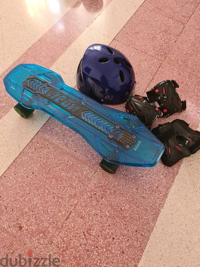 Neon cruzer skate board with protective halmet and protective gear set 1