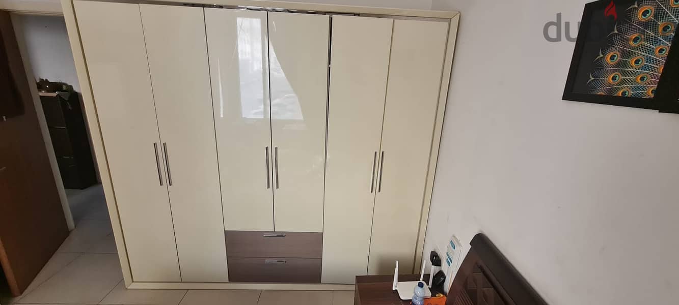 Home centre cupboard in perfect condition. 1