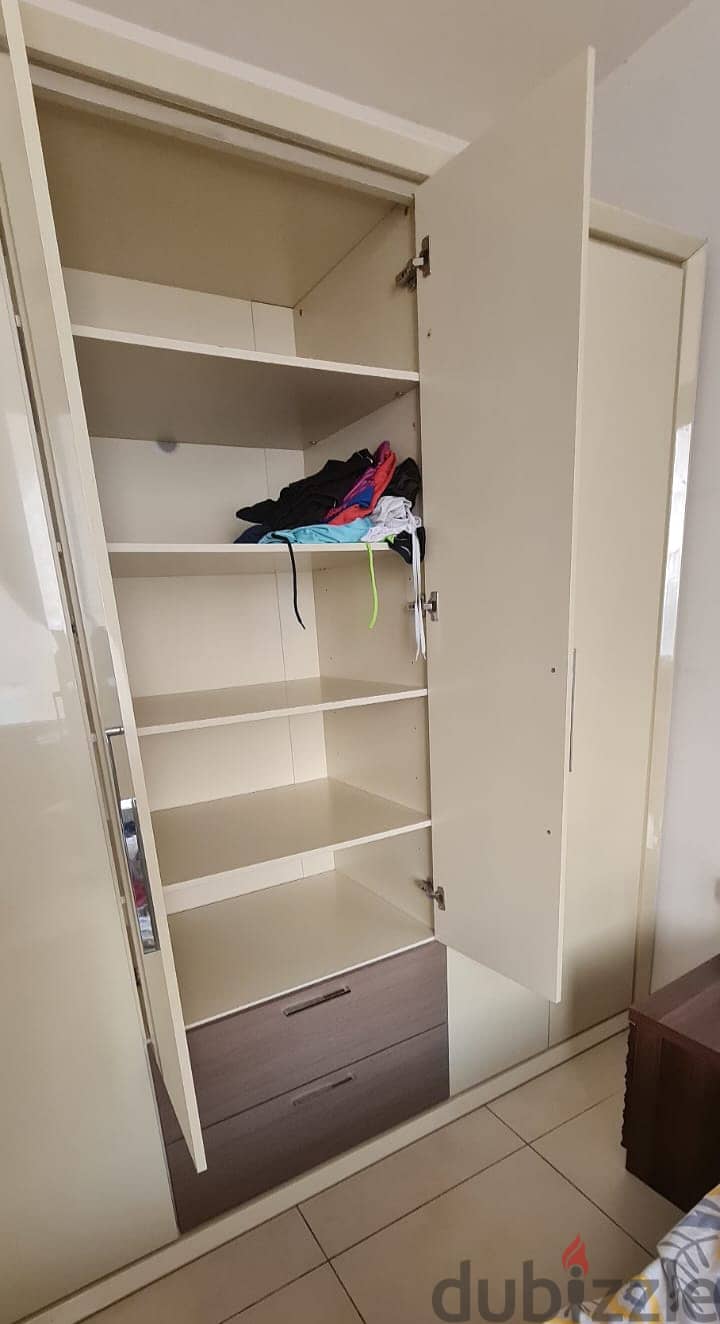 Home centre cupboard in perfect condition. 3