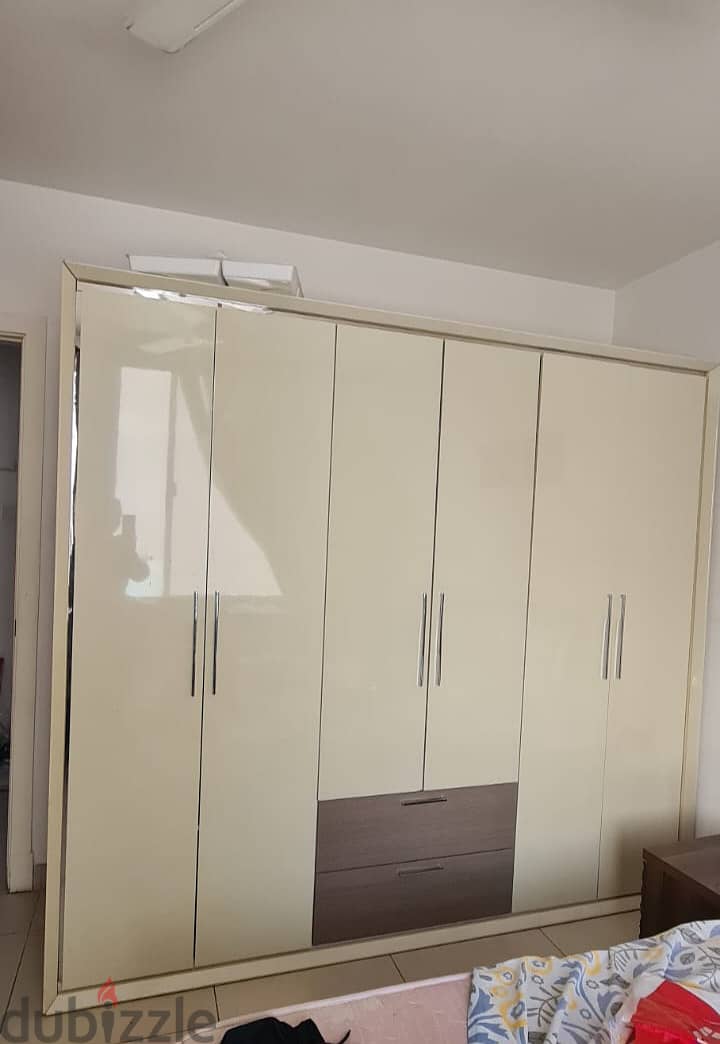 Home centre cupboard in perfect condition. 6