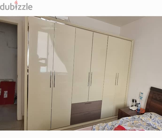 EXCELLENT CONDITION CUPBOARD (WADROBE)  6 DOOR FOR SALE 1