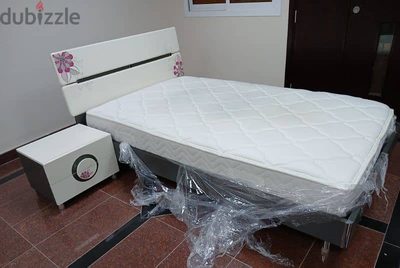 Single bed 0