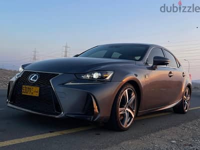 Lexus IS-Series 2018 لكزس للبيع المكينة الكبيره