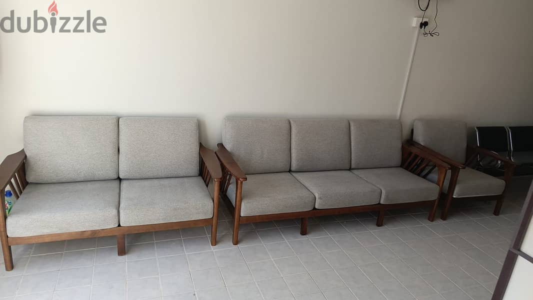 Slightly Used Sofa Set (6 Seater) 0