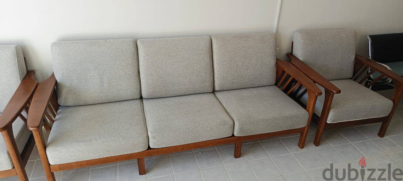 Slightly Used Sofa Set (6 Seater) 1