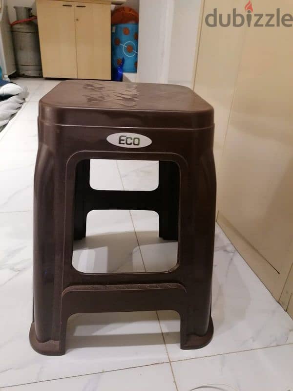 Sitting Stool Like New For Sale Price Just. 1 OMR . 1