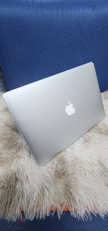 MacBook Air A1466 2015 8gb Ram 2