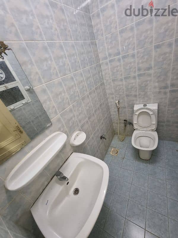 room for rent with bathroom 0