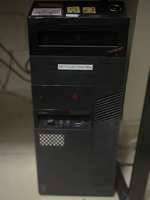 إعلان بيع جهاز كمبيوتر مكتبي Desktop computer (ThinkCentre M Series) 1