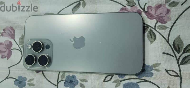 Apple 15 pro max natural titanium 0