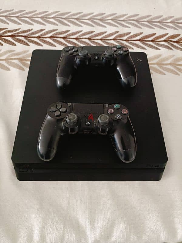 PS4 Game Console with 2 controllers 1