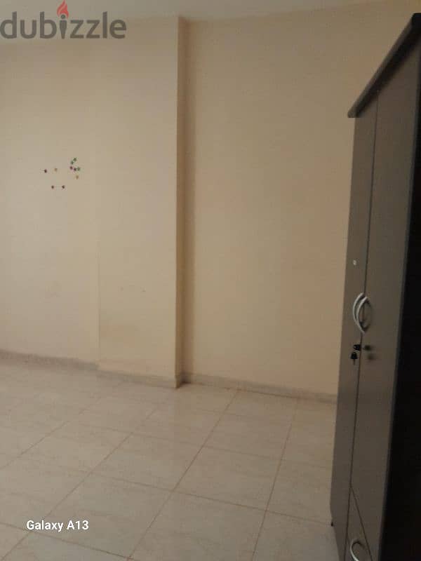 a room available in ameerat 1