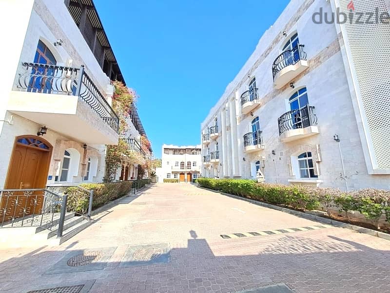 BEAUTIFUL VILLAS FOR RENT - AL HAIL ! 1