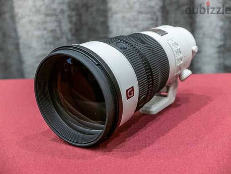 sony EF 300 mm F2.8 GM OSS Lens 1