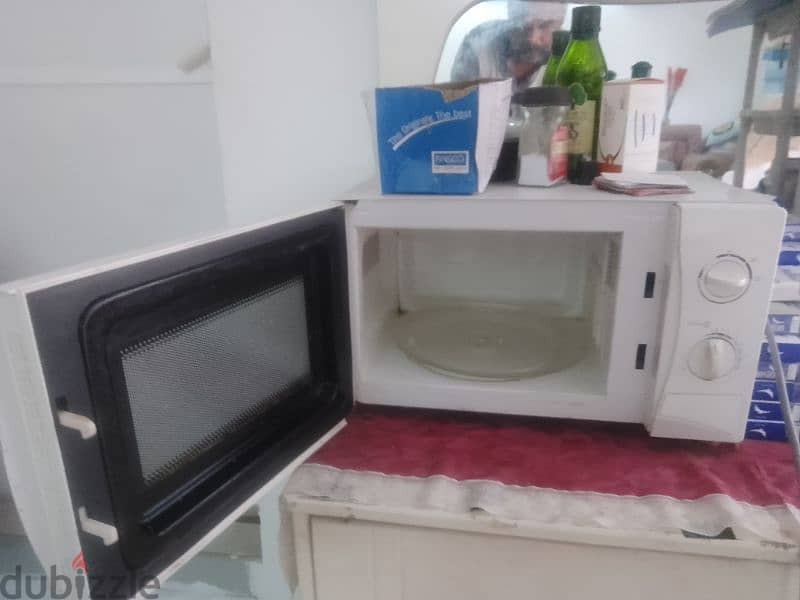 dispenser with cooling cabinet and microwave 2