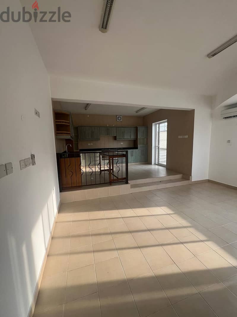 For rent 4BHK villa Location: Al-Qurm: 2