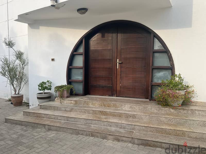 For rent 4BHK villa Location: Al-Qurm: 13