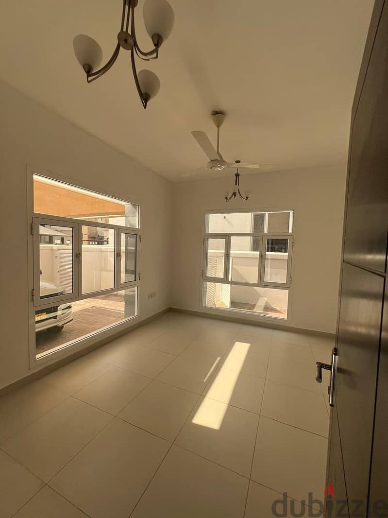 For rent 5BHK villa, Al-Adhaiba location: 6