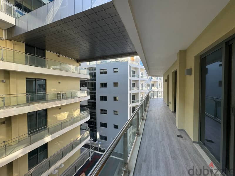 2 BR Spacious Corner Apartment in Boulevard, Muscat Hills 9