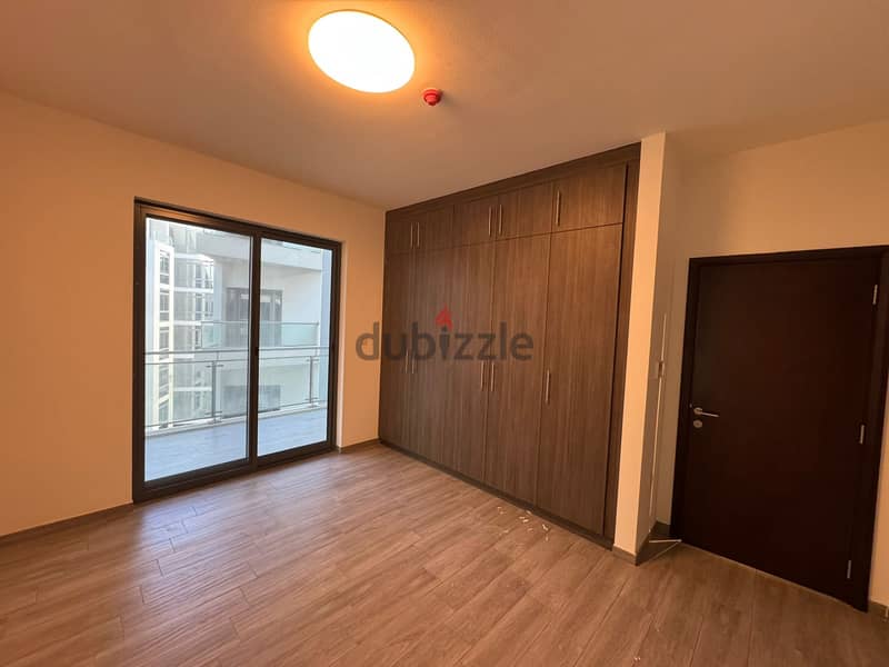 2 BR Spacious Corner Apartment in Boulevard, Muscat Hills 12