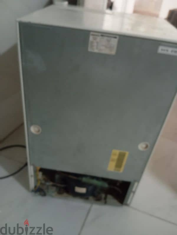 urgent Selling very good condition fridge small 4