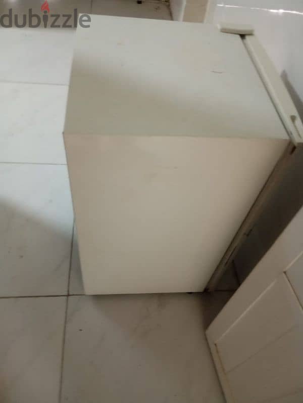 urgent Selling very good condition fridge small 5