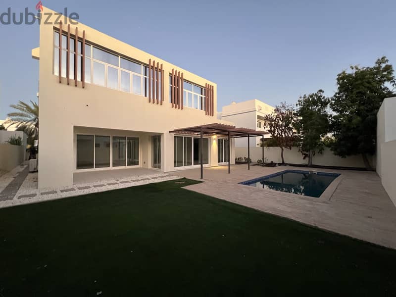 5 Bedroom Villa for Rent in Al Mouj Muscat 0