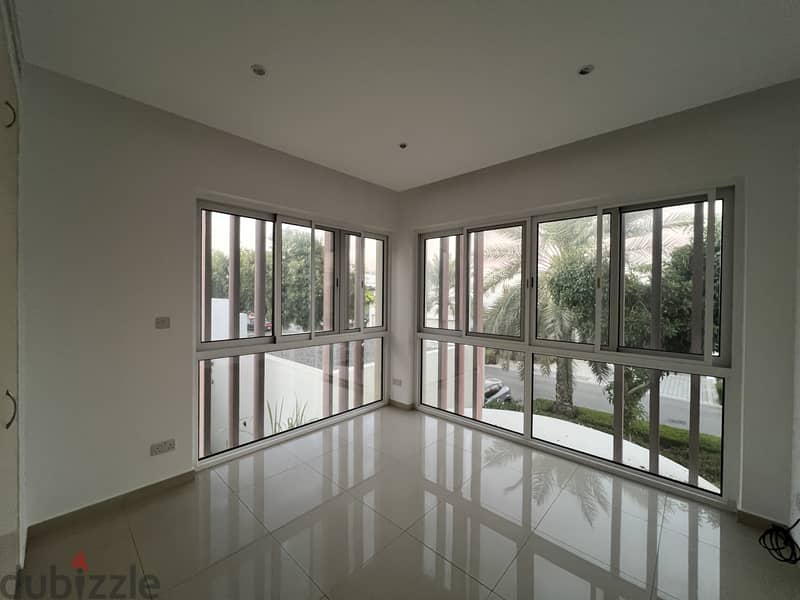 5 Bedroom Villa for Rent in Al Mouj Muscat 13