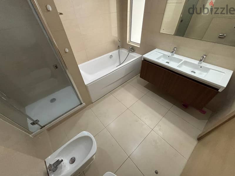 Large 1 Bedroom Apartment for Rent in Al Mouj 5