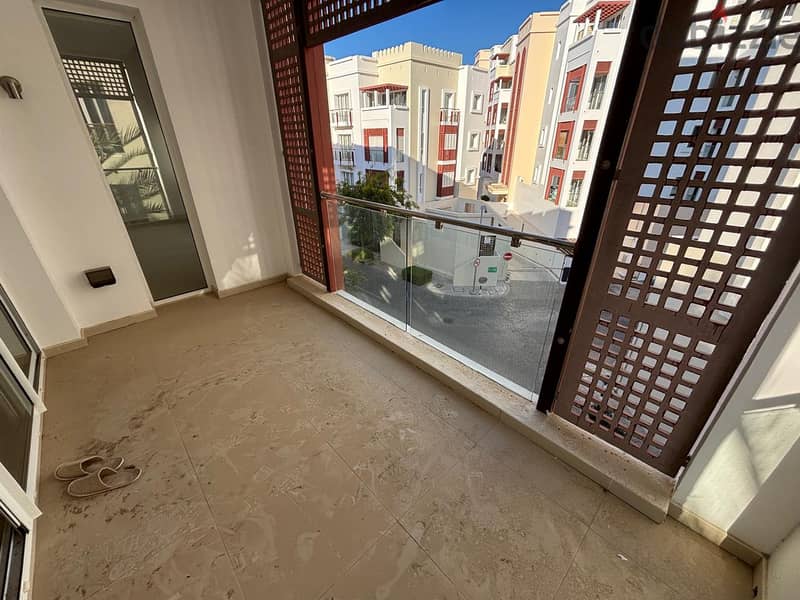 Large 1 Bedroom Apartment for Rent in Al Mouj 7