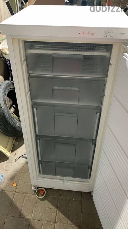 Freezer in excellent condition 1