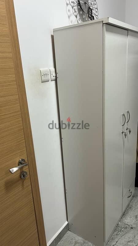 كبت بحالة ممتازة للبيع - Closet in excellent condition for sale 0