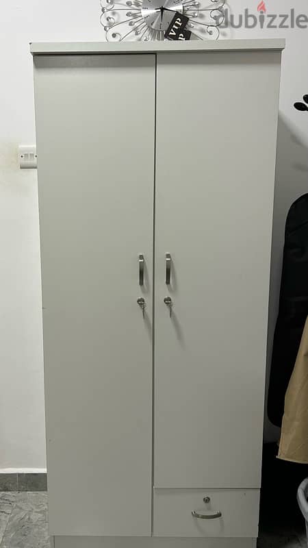 كبت بحالة ممتازة للبيع - Closet in excellent condition for sale 1